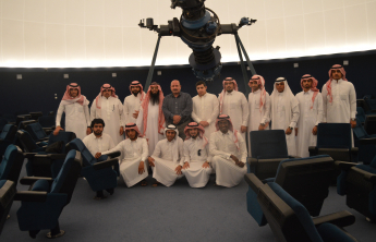  كما زاروا القبة الفلكية في جامعة الإمام (طلاب الكلية  في معرض الكتاب الدولي في الرياض)