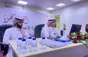 عميد كلية يلتقي بطلاب التدريب الميداني