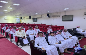 الكلية تنظم لقاءً تعريفياً بالتخصصات العلمية للطلاب